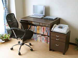 ダークブラウン